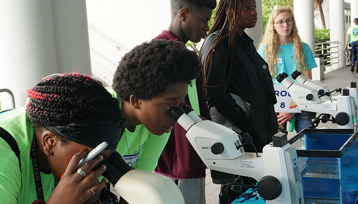 Middle and high school students were introduced to local marine science research and scientists at the "Ocean Explorers," an immersive field trip. Image courtesy of Shannon McDonnell.