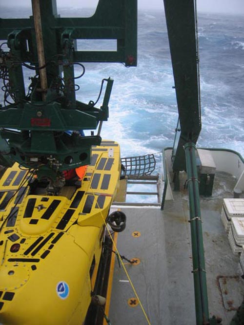 A sequence of waves that hit the stern of the KoK.