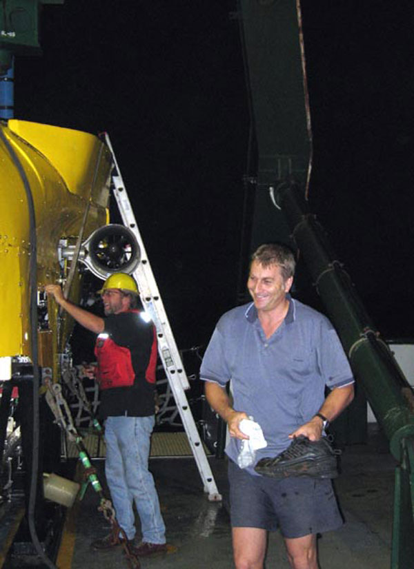 Cornel de Ronde arrives back on deck after a very late afternoon (evening?) dive.