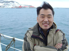 Dr. Minkyu Park on the RV Yuzhmorgeologiya.