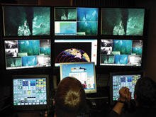 View from inside the IFM-GEOMAR QUEST 7 ROV control van.