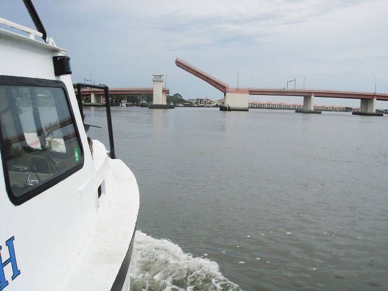 Roper passes under the George Musson drawbridge as we head to the New Smyrna Beach City Marina for the night. The City has generously offered us free dockage, to help support the project.