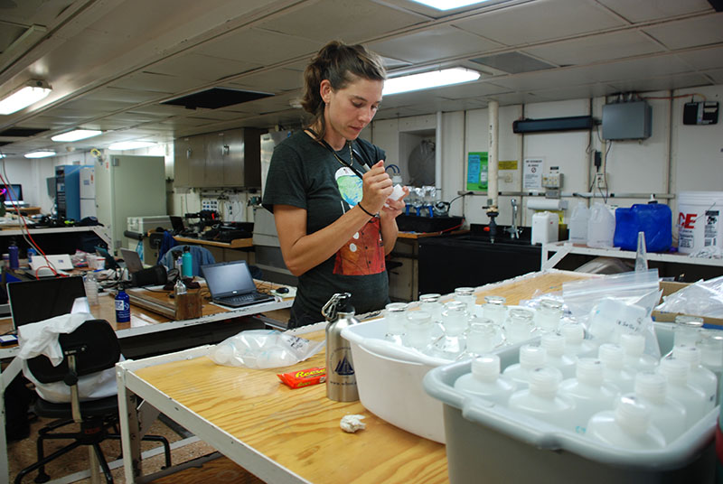 Natasha Vokhshoori prepares her sampling bottles in advance of the CTD’s arrival on deck.