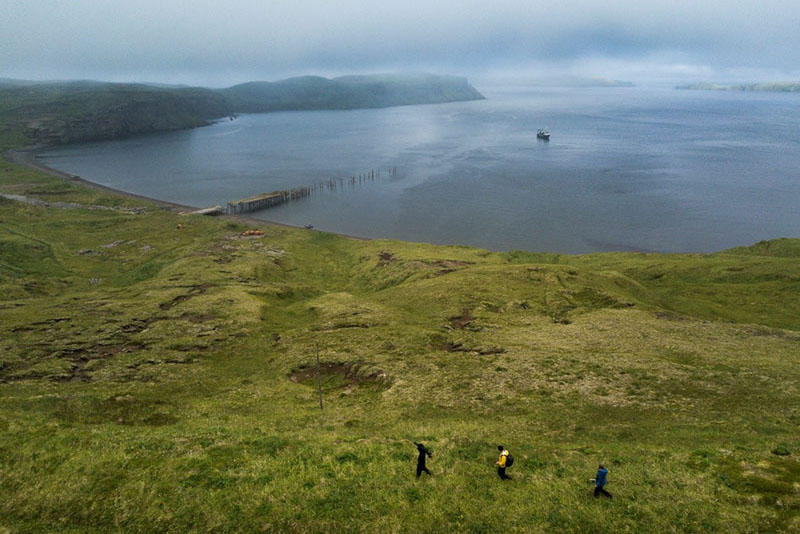 Team members take some time to see the island that contextualizes the survey.