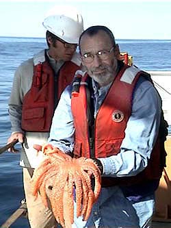 Museum curator Gordon Hendler holding a seastar