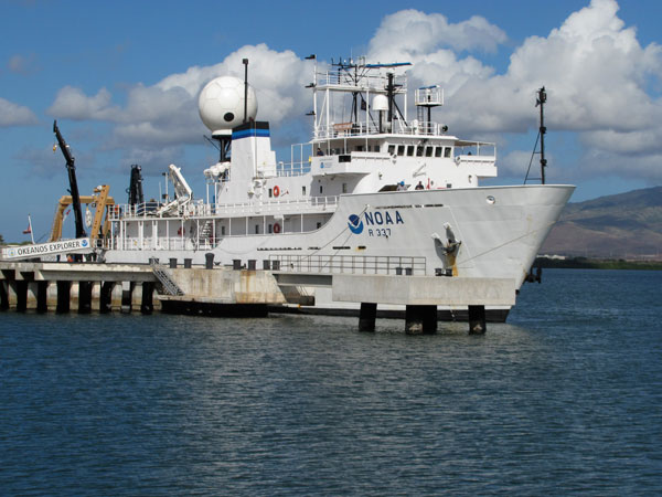 View a slideshow of images from the Okeanos Explorer Virtual Tour.